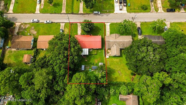 208 Linda Drive, Ocean Springs, MS 39564