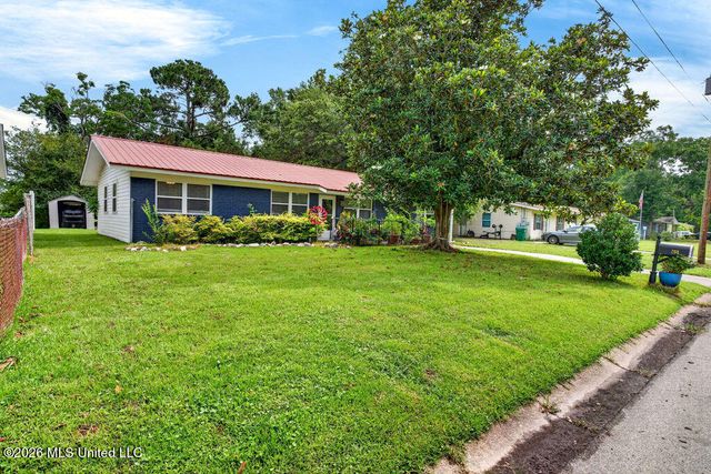 208 Linda Drive, Ocean Springs, MS 39564