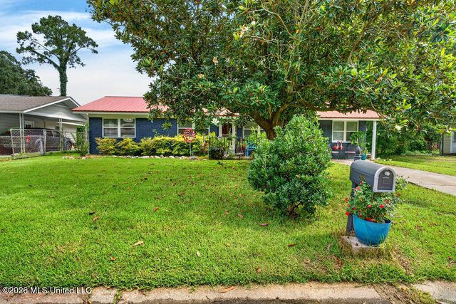 208 Linda Drive, Ocean Springs, MS 39564