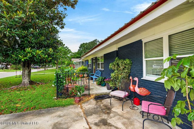 208 Linda Drive, Ocean Springs, MS 39564