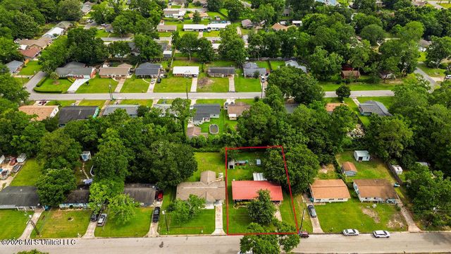 208 Linda Drive, Ocean Springs, MS 39564
