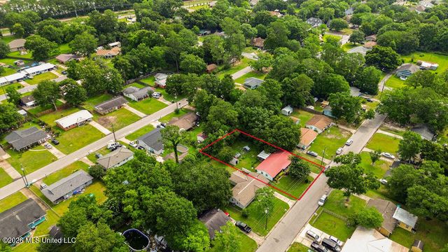 208 Linda Drive, Ocean Springs, MS 39564