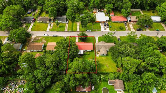208 Linda Drive, Ocean Springs, MS 39564