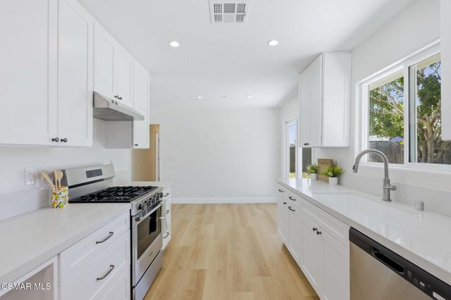 1307 Clay Avenue, Ventura, CA 93004
