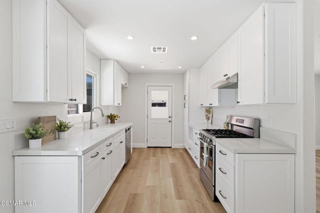 1307 Clay Avenue, Ventura, CA 93004