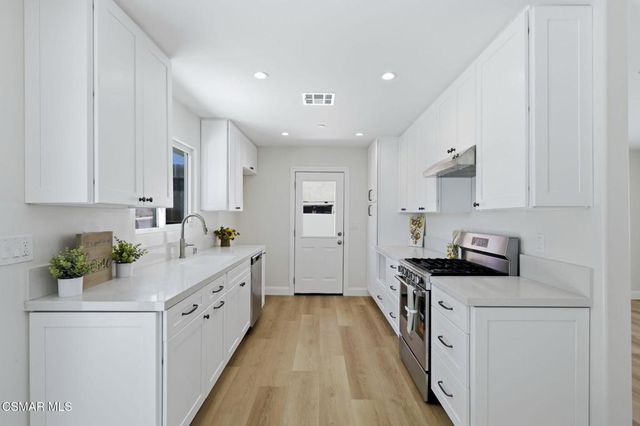 1307 Clay Avenue, Ventura, CA 93004