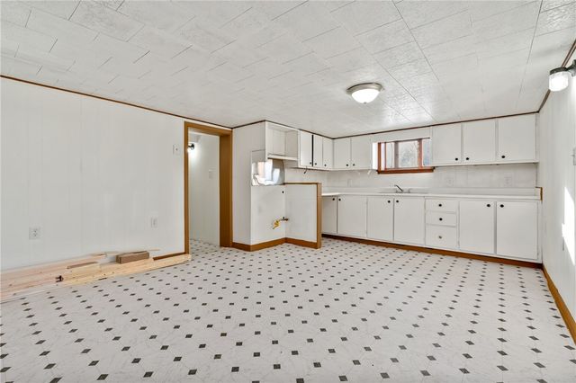 832 Delaware Ave, Glassport, PA 15045