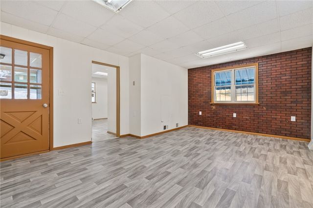 832 Delaware Ave, Glassport, PA 15045