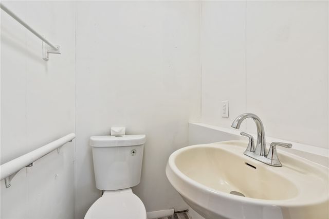 832 Delaware Ave, Glassport, PA 15045