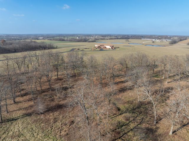 20478 Lawrence 2180, Aurora, MO 65605