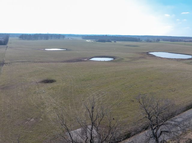 20478 Lawrence 2180, Aurora, MO 65605