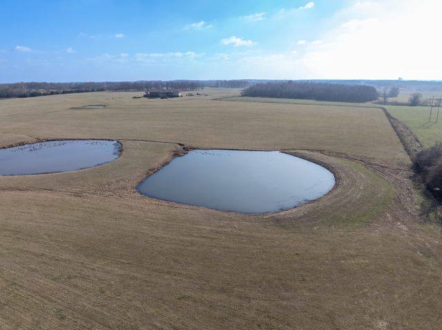 20478 Lawrence 2180, Aurora, MO 65605