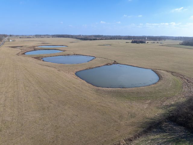 20478 Lawrence 2180, Aurora, MO 65605