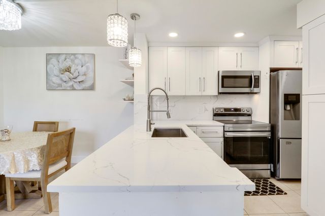 3630 ALDER Drive E2, West Palm Beach, FL 33417