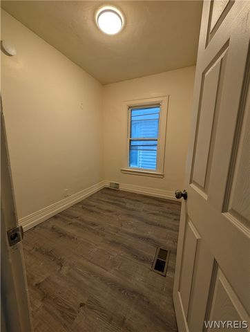 67 Barton St Street lower, Buffalo, NY 14213