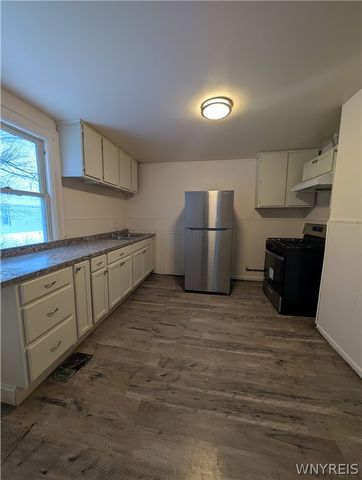 67 Barton St Street lower, Buffalo, NY 14213