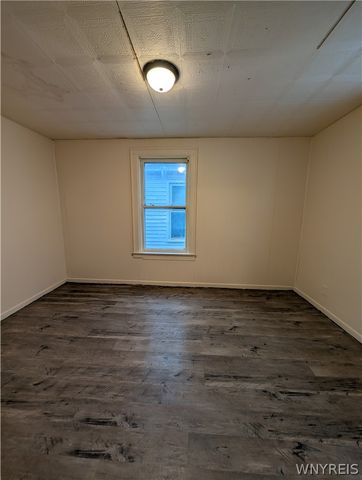 67 Barton St Street lower, Buffalo, NY 14213