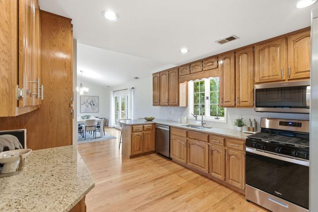 1041 Burnell Drive, Berea, KY 40403