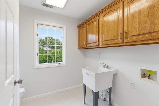 1041 Burnell Drive, Berea, KY 40403