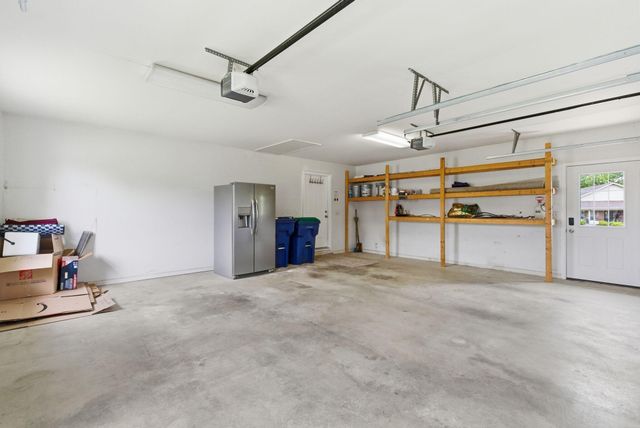 1041 Burnell Drive, Berea, KY 40403