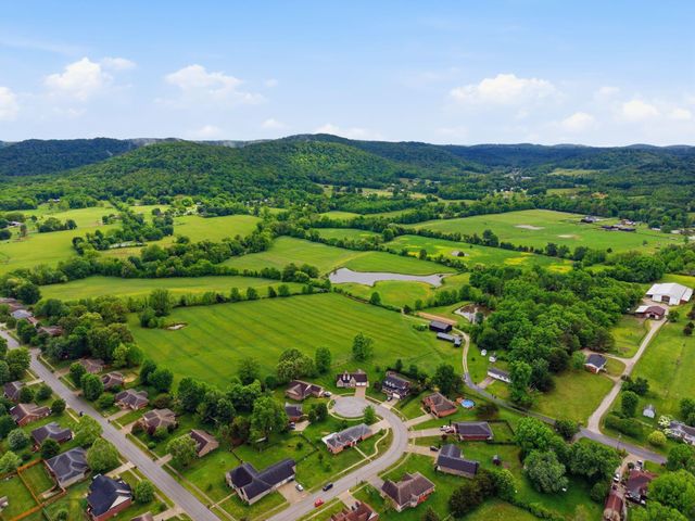 1041 Burnell Drive, Berea, KY 40403