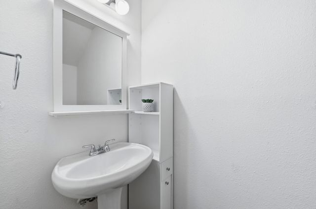 1504 Allen RD B, Austin, TX 78746