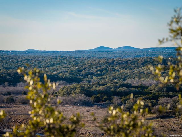 1829 Paradise Parkway, Canyon Lake, TX 78133