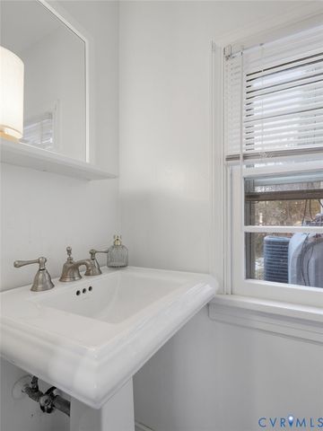 301 N Foxhill Rd, Henrico, VA 23223