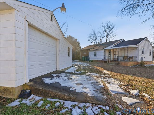 301 N Foxhill Rd, Henrico, VA 23223