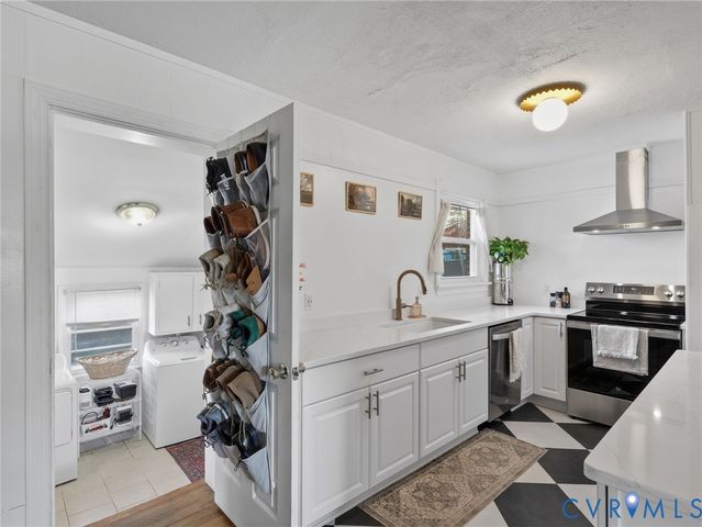 301 N Foxhill Rd, Henrico, VA 23223