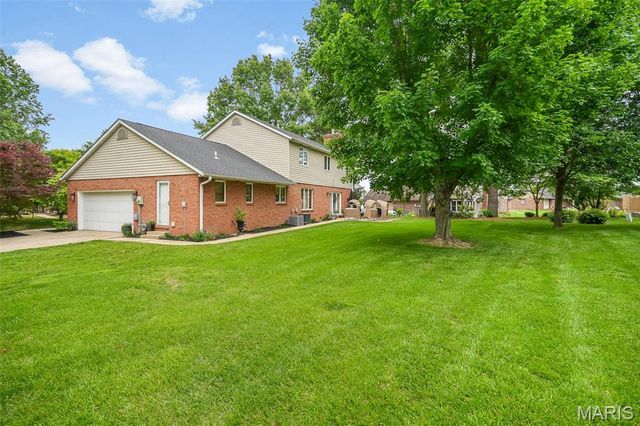 240 Sundew Drive, Belleville, IL 62221
