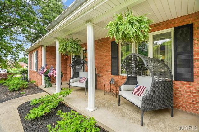 240 Sundew Drive, Belleville, IL 62221