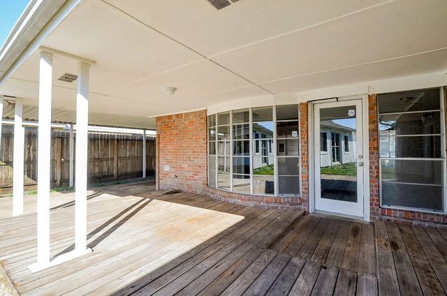 9215 Sharpcrest Street, Houston, TX 77036