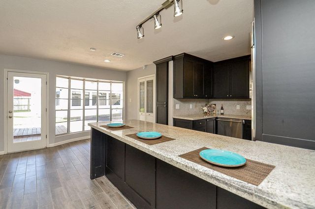 9215 Sharpcrest Street, Houston, TX 77036