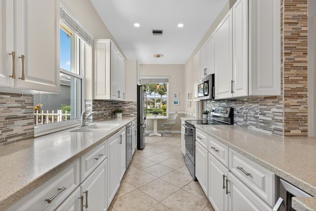2595 SW Greenwich Way, Palm City, FL 34990