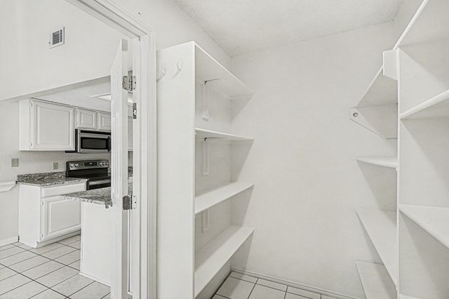 6721 Cherrytree Drive, Arlington, TX 76001