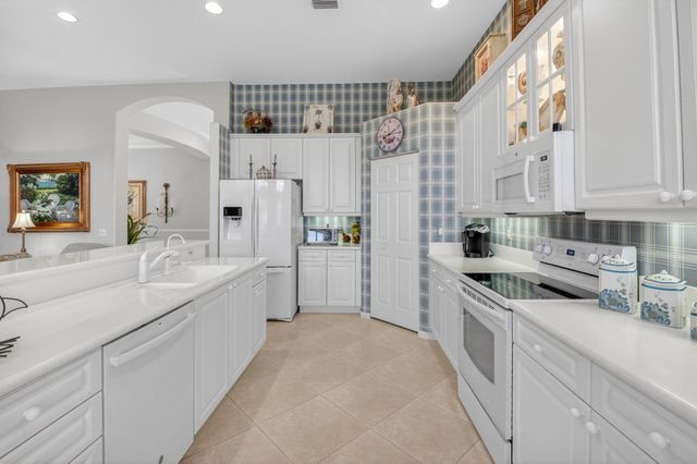 7237 Morocca Lake Drive, Delray Beach, FL 33446