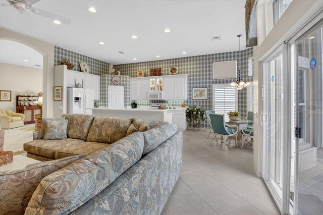 7237 Morocca Lake Drive, Delray Beach, FL 33446