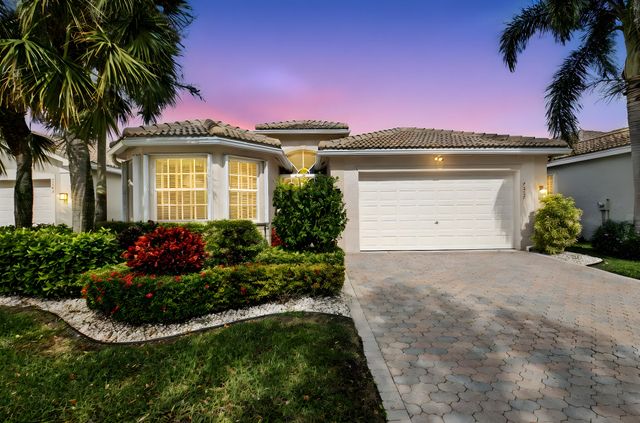 7237 Morocca Lake Drive, Delray Beach, FL 33446
