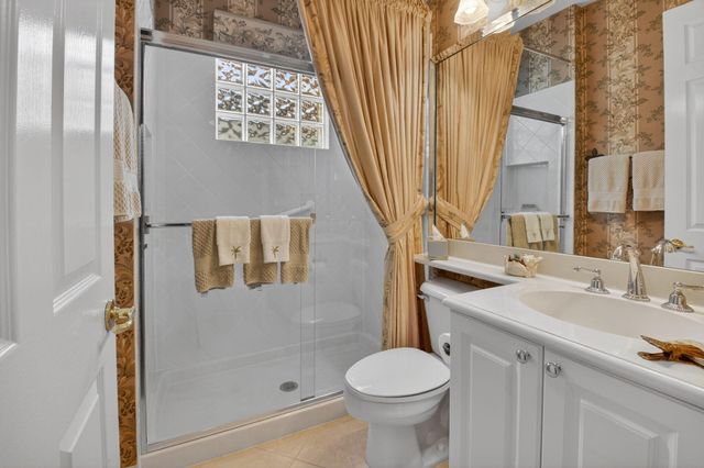 7237 Morocca Lake Drive, Delray Beach, FL 33446