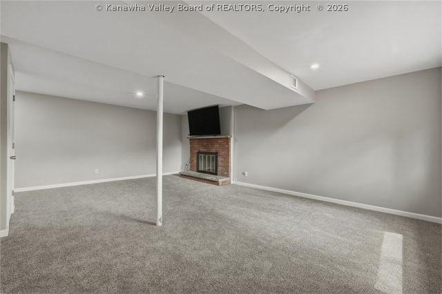 1812 Rosewood Road, Charleston, WV 25314
