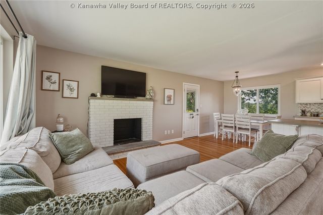 1812 Rosewood Road, Charleston, WV 25314