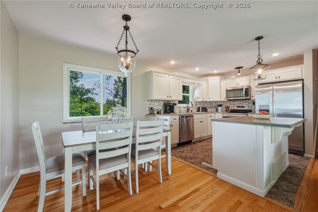 1812 Rosewood Road, Charleston, WV 25314