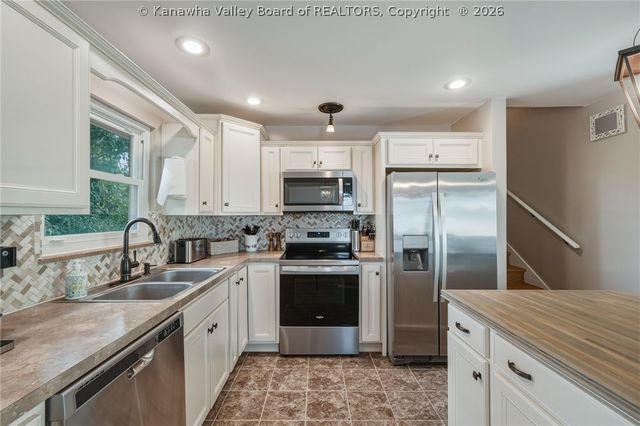 1812 Rosewood Road, Charleston, WV 25314