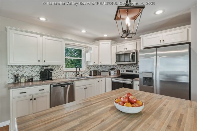 1812 Rosewood Road, Charleston, WV 25314