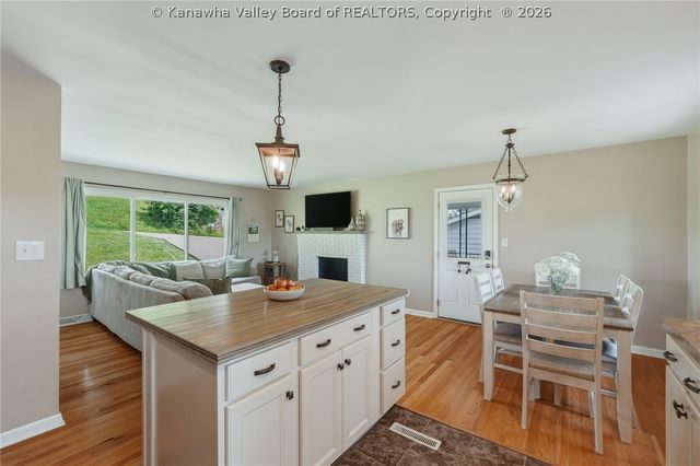 1812 Rosewood Road, Charleston, WV 25314