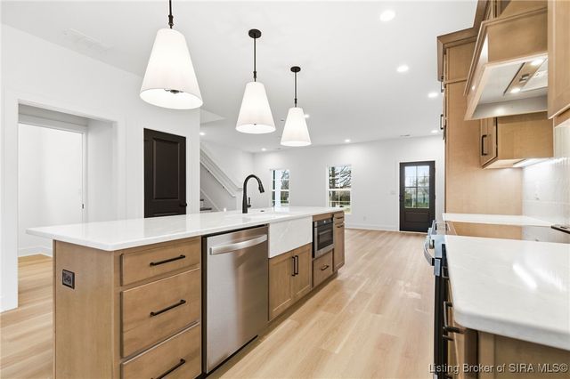 227 Hopkins Lane, Jeffersonville, IN 47130