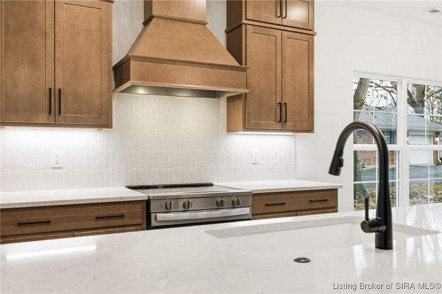 227 Hopkins Lane, Jeffersonville, IN 47130