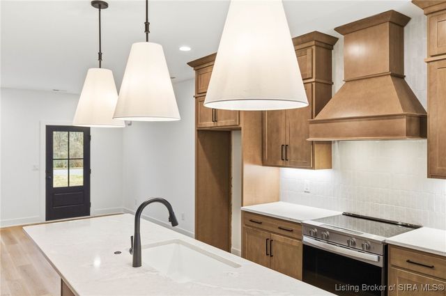 227 Hopkins Lane, Jeffersonville, IN 47130