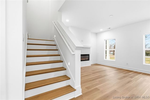 227 Hopkins Lane, Jeffersonville, IN 47130